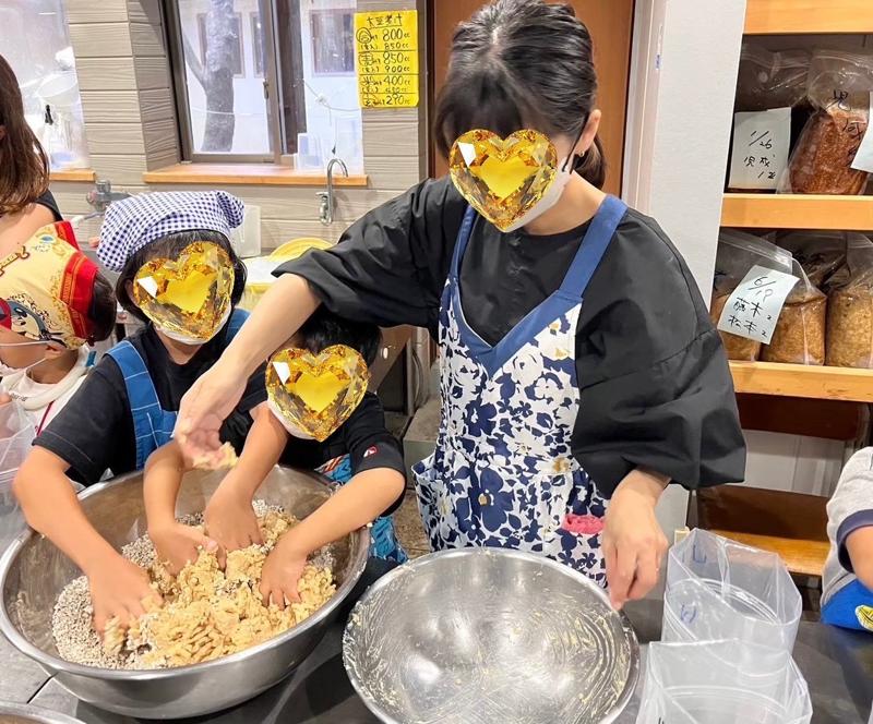 味噌づくりの様子